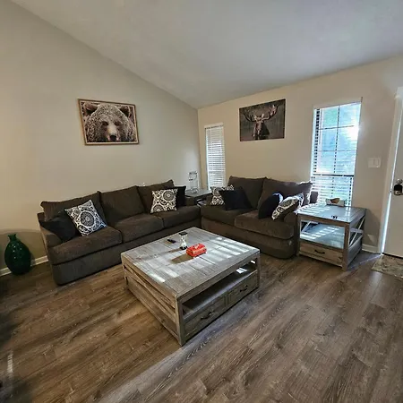 The Cozy Townhome